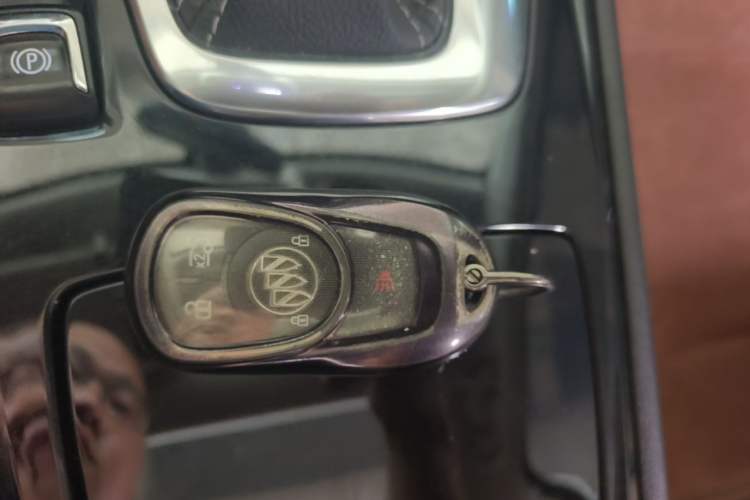 Used Buick Regal 2019 20T Elite Version China VI Standard Interior 1