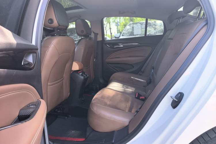 Used Buick Regal 2019 20T Elite Version China VI Standard Interior 3