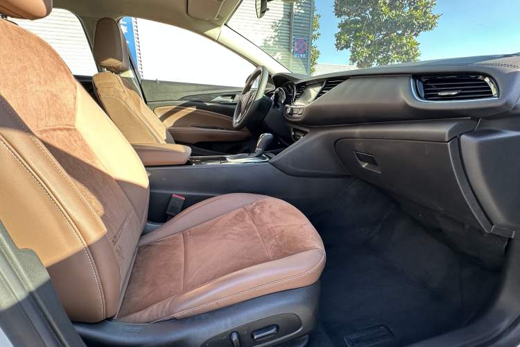 Used Buick Regal 2019 20T Elite Version China VI Standard Interior 3