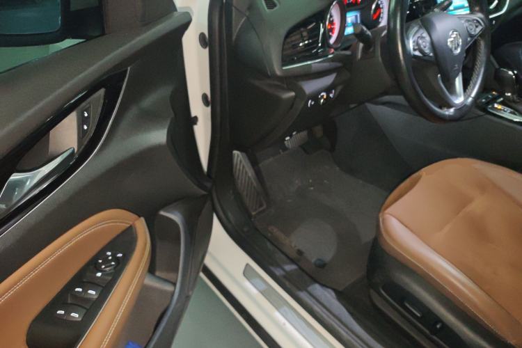 Used Buick Regal 2019 20T Elite Version China VI Standard Interior 3