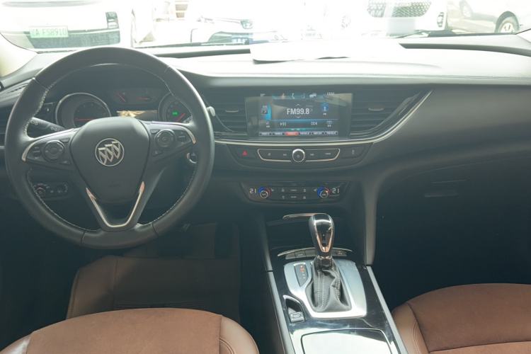 Used Buick Regal 2019 20T Elite Version China VI Standard Interior 3