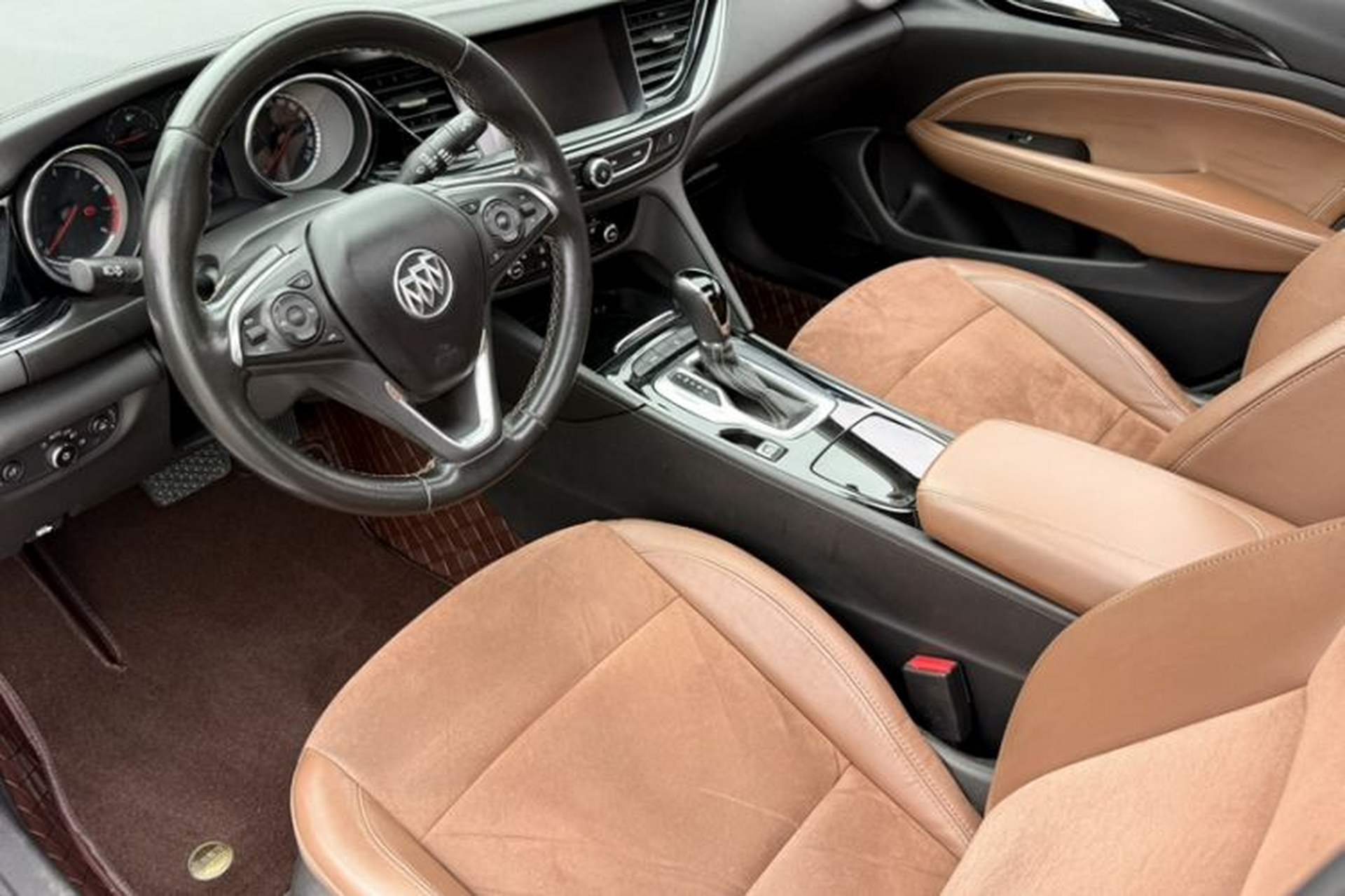 Used Buick Regal 2019 20T Elite Version China VI Standard Interior 3