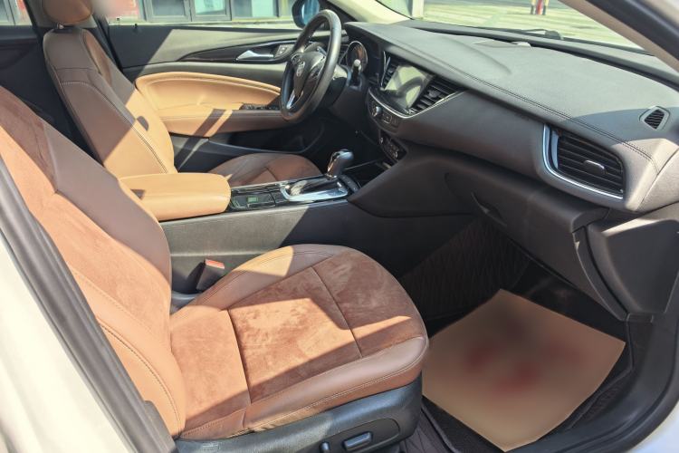 Used Buick Regal 2019 20T Elite Version China VI Standard Interior 3