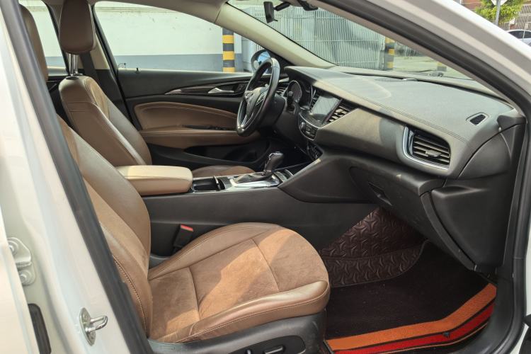 Used Buick Regal 2019 20T Elite Version China VI Standard Interior 4