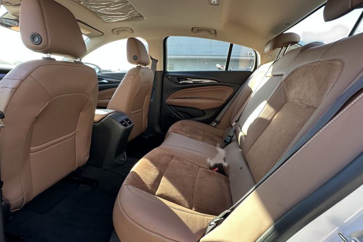 Used Buick Regal 2019 20T Elite Version China VI Standard Interior 4