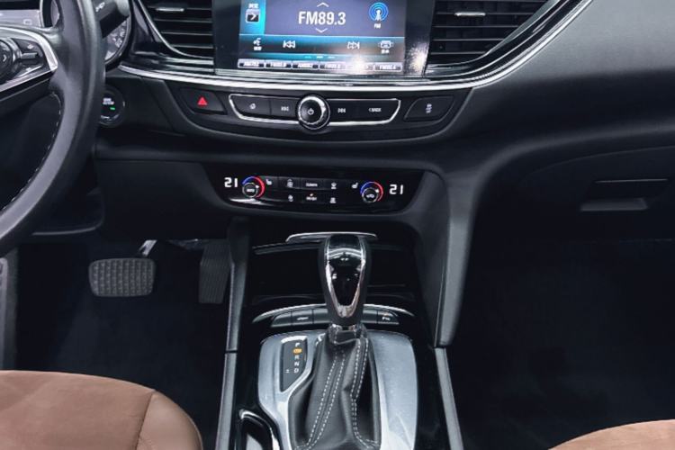 Used Buick Regal 2019 20T Elite Version China VI Standard Interior 4