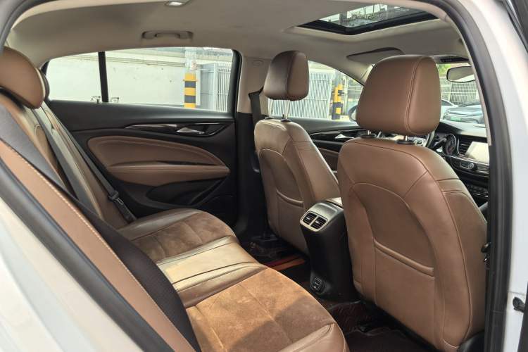 Used Buick Regal 2019 20T Elite Version China VI Standard Interior 5