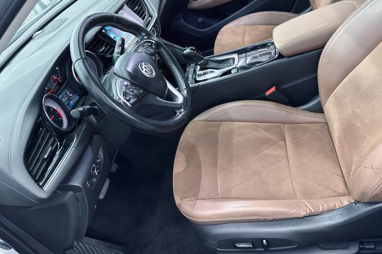 Used Buick Regal 2019 20T Elite Version China VI Standard Interior 5