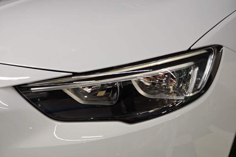 Used Buick Regal 2019 20T Elite Version China V Standard Left Front Headlight