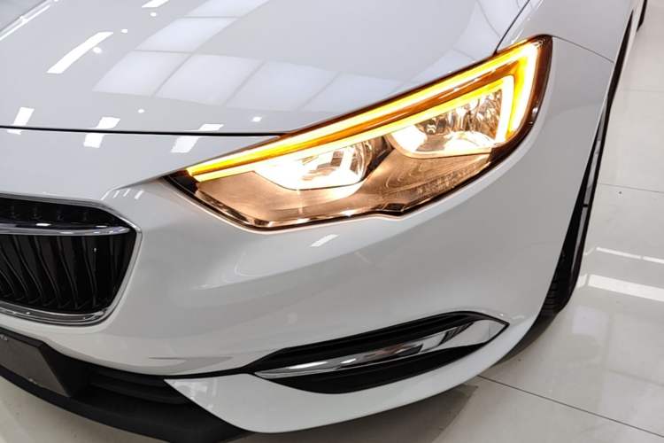 Used Buick Regal 2019 20T Elite Version China VI Standard Left Front Headlight