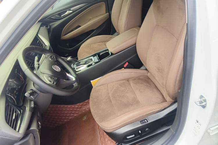 Used Buick Regal 2019 28T Luxury Edition China VI Left Front Seat