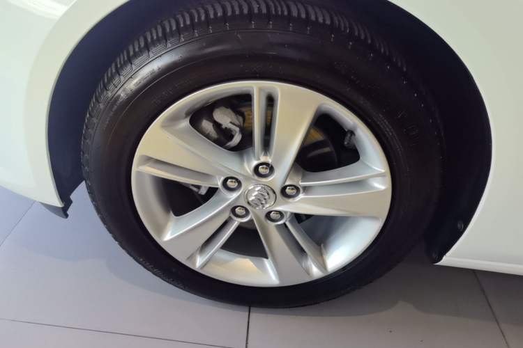 Used Buick Regal 2019 20T Elite Version China VI Standard Left Front Wheel Hub