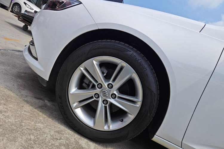 Used Buick Regal 2019 20T Elite Version China VI Standard Left Front Wheel Hub