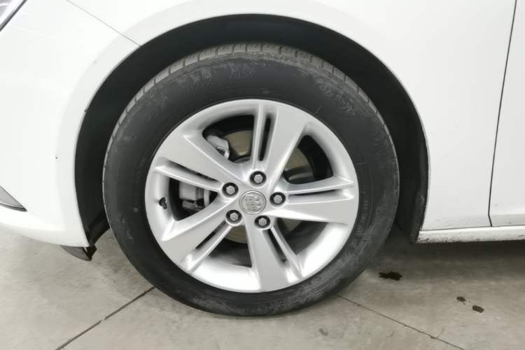 Used Buick Regal 2019 20T Elite Version China VI Standard Left Front Wheel Hub