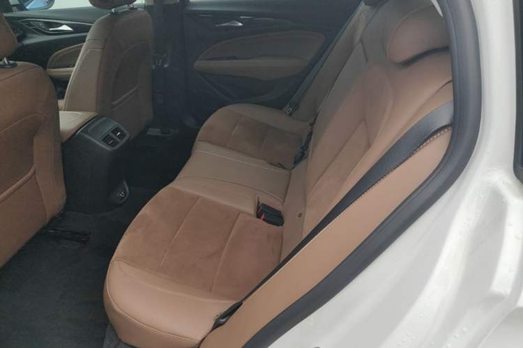Used Buick Regal 2019 Revised 20T Luxury Version China VI Standard Left Rear Seat