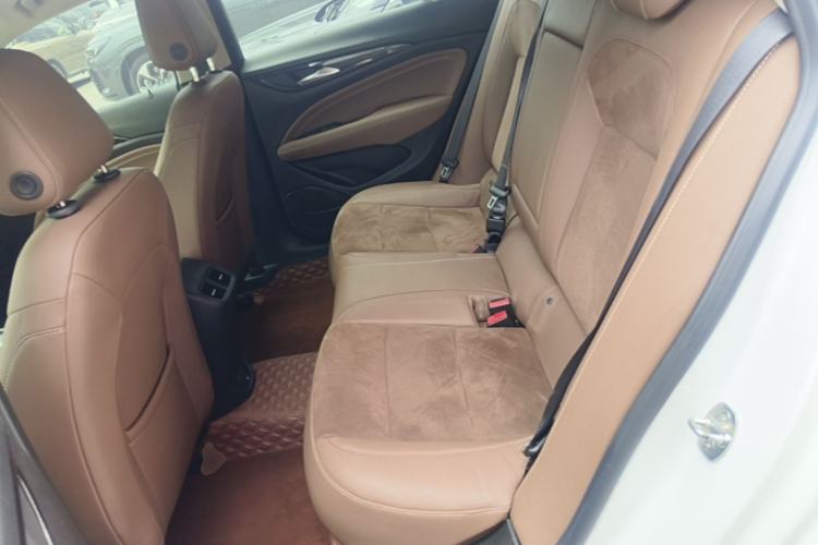Used Buick Regal 2019 28T Luxury Edition China VI Left Rear Seat