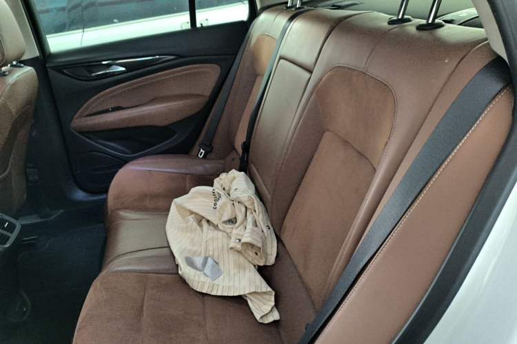 Used Buick Regal 2019 20T Elite Version China VI Standard Left Rear Seat