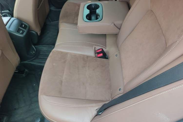 Used Buick Regal 2019 20T Elite Version China VI Standard Left Rear Seat