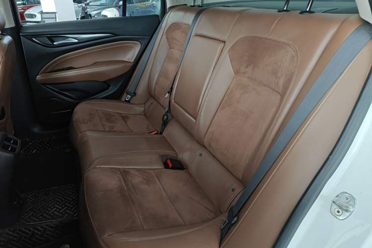 Used Buick Regal 2019 20T Elite Version China V Standard Left Rear Seat