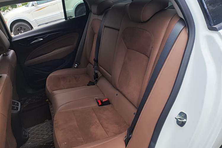 Used Buick Regal 2019 Revised 20T Luxury Version China VI Standard Left Rear Seat