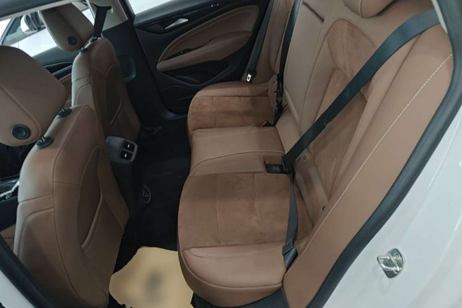 Used Buick Regal 2019 Revised 20T Luxury Version China VI Standard Left Rear Seat