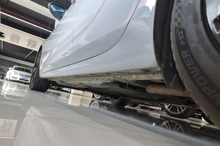 Used Buick Regal 2019 20T Elite Version China VI Standard Left Side Sill