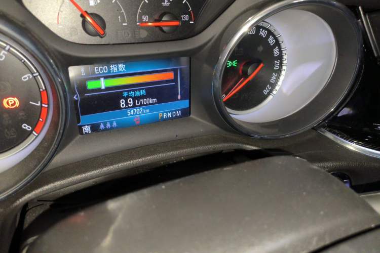 Used Buick Regal 2019 Revised 20T Luxury Version China VI Standard Odometer Close Up