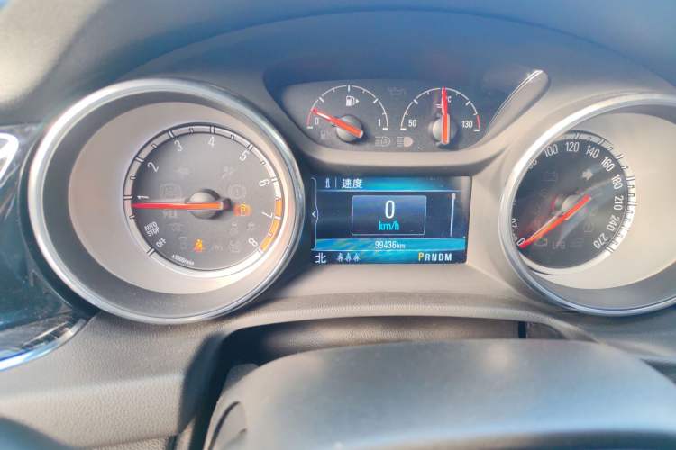 Used Buick Regal 2019 20T Luxury Model China VI Standard Odometer Close Up
