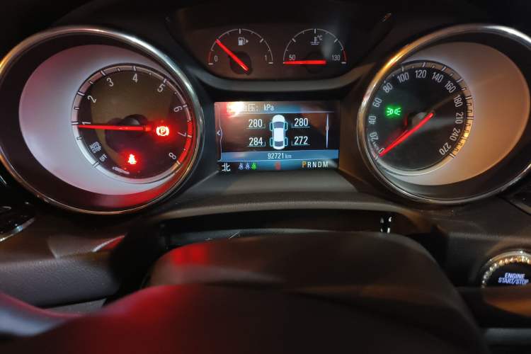 Used Buick Regal 2019 20T Luxury Model China VI Standard Odometer Close Up