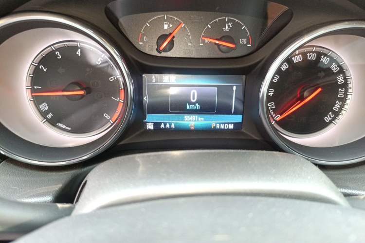 Used Buick Regal 2019 20T Luxury Model China VI Standard Odometer Close Up