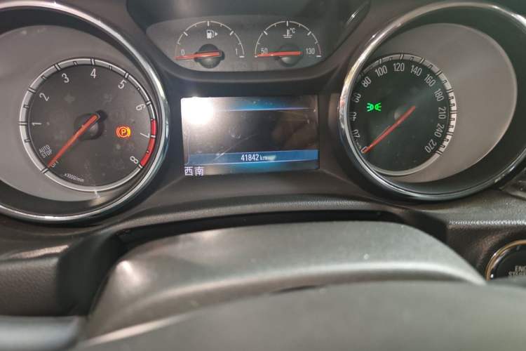 Used Buick Regal 2019 20T Elite Version China VI Standard Odometer Close Up