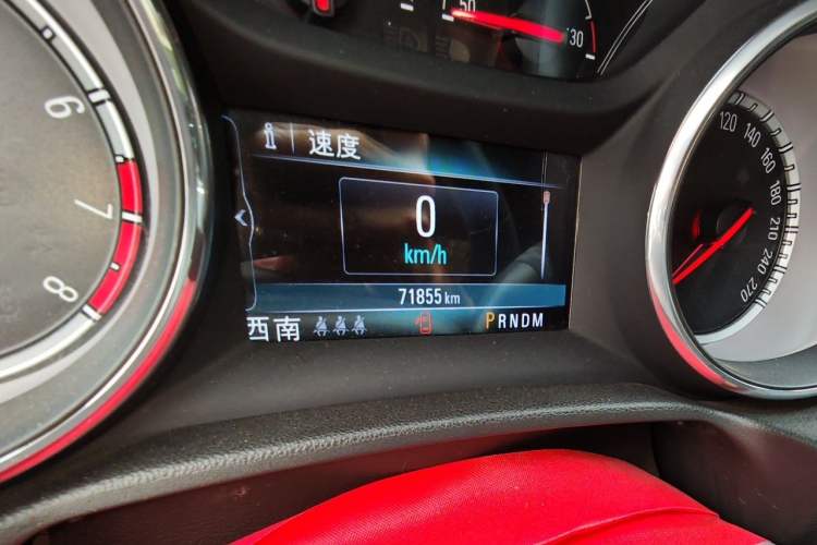 Used Buick Regal 2019 20T Luxury Model China VI Standard Odometer Close Up