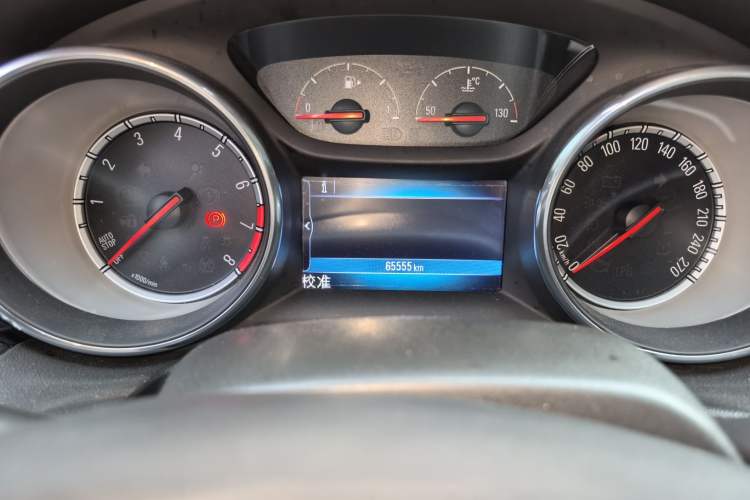 Used Buick Regal 2019 20T Elite Version China VI Standard Odometer Close Up