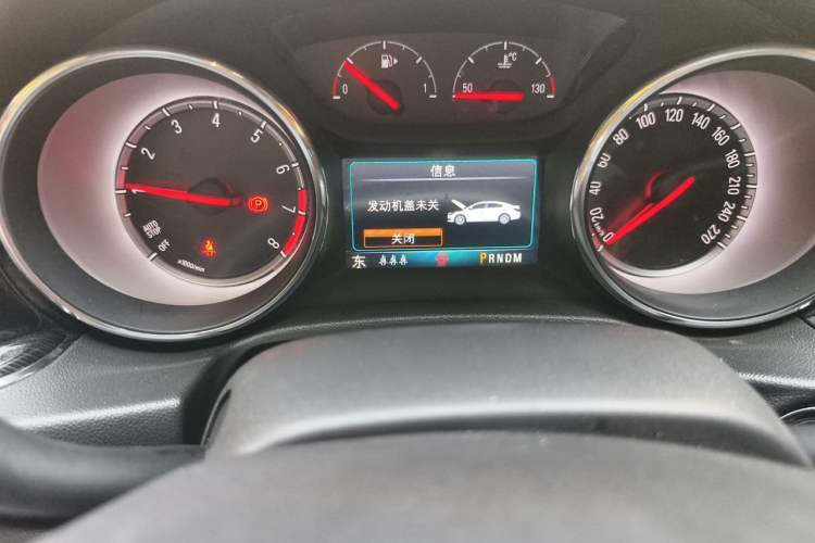 Used Buick Regal 2019 20T Luxury Model China VI Standard Odometer Close Up