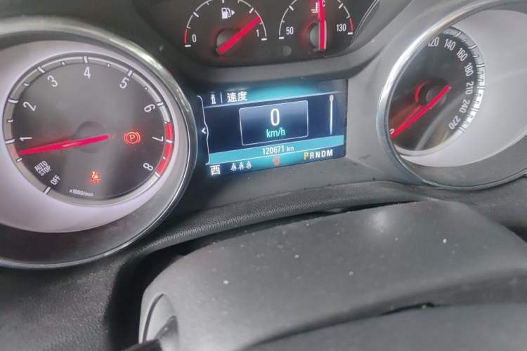 Used Buick Regal 2019 20T Elite Version China V Standard Odometer Close Up