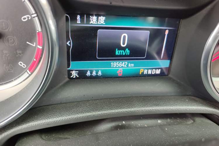 Used Buick Regal 2019 20T Elite Version China VI Standard Odometer Close Up
