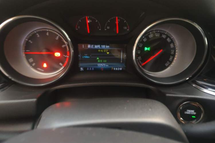 Used Buick Regal 2019 20T Elite Version China VI Standard Odometer Close Up