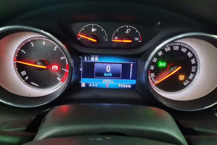 Used Buick Regal 2019 20T Elite Version China VI Standard Odometer Close Up