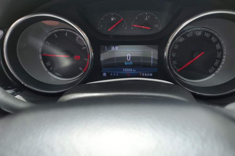 Used Buick Regal 2019 20T Elite Version China VI Standard Odometer Close Up