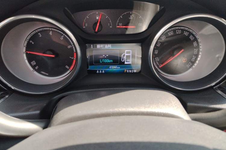 Used Buick Regal 2019 20T Elite Version China VI Standard Odometer Close Up