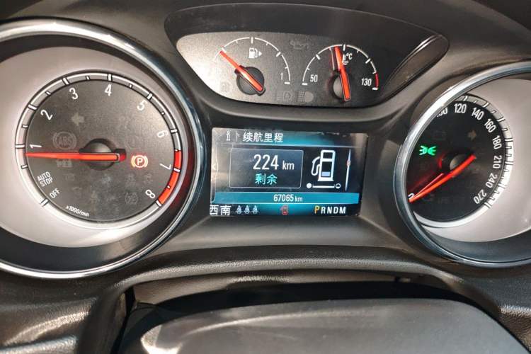 Used Buick Regal 2019 20T Luxury Model China VI Standard Odometer Close Up