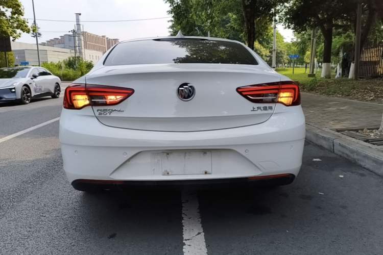 Used Buick Regal 2019 20T Elite Version China VI Standard Rear