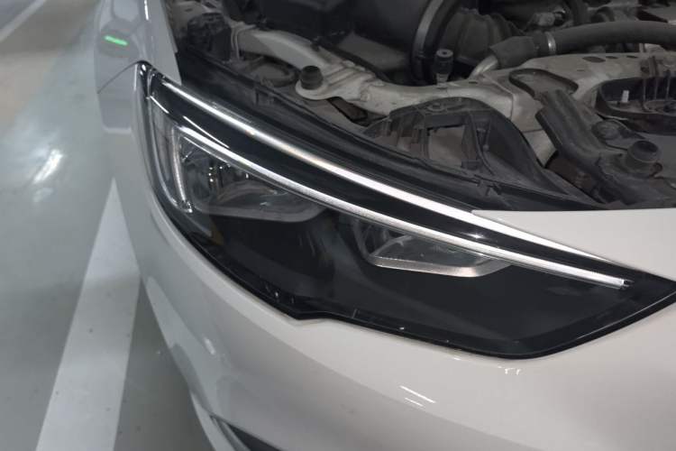 Used Buick Regal 2019 20T Elite Version China VI Standard Right Front Headlight
