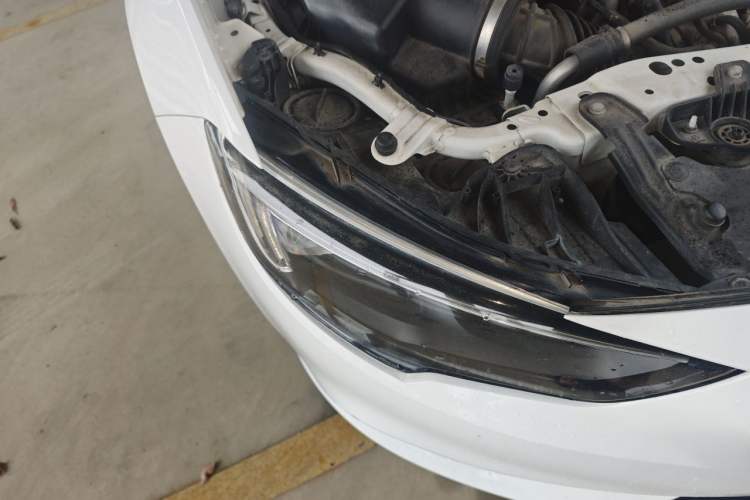 Used Buick Regal 2019 20T Elite Version China VI Standard Right Front Headlight