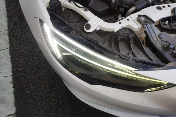 Used Buick Regal 2019 20T Elite Version China VI Standard Right Front Headlight