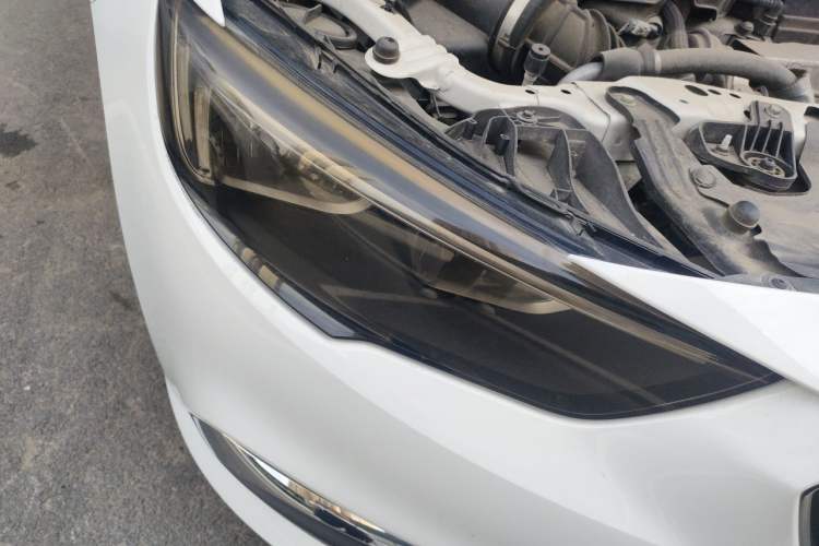 Used Buick Regal 2019 20T Elite Version China VI Standard Right Front Headlight