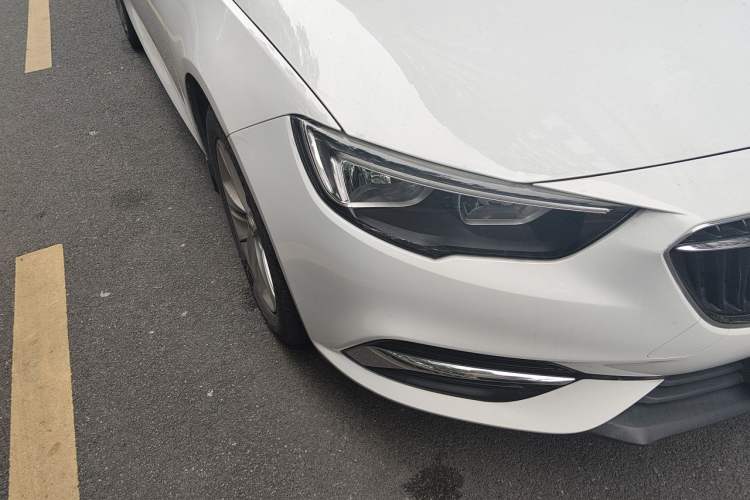 Used Buick Regal 2019 20T Elite Version China VI Standard Right Front Headlight