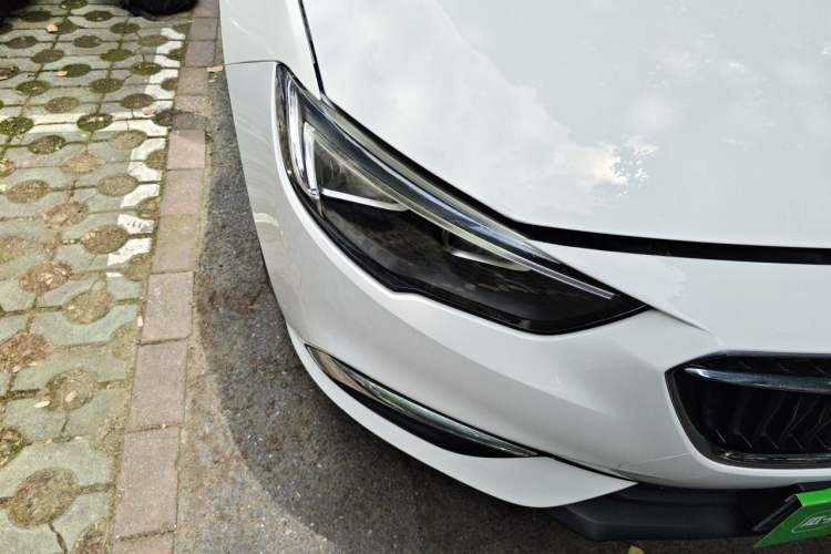 Used Buick Regal 2019 20T Elite Version China VI Standard Right Front Headlight