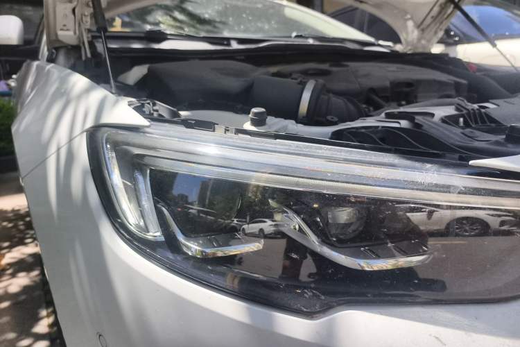 Used Buick Regal 2019 20T Luxury Model China VI Standard Right Front Headlight