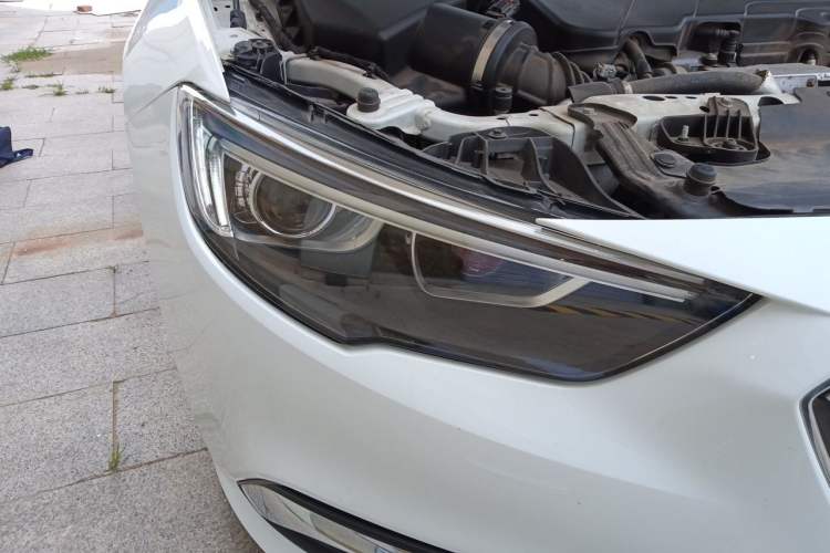 Used Buick Regal 2019 20T Elite Version China V Standard Right Front Headlight